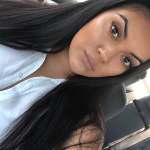 Meet your Posher, Angelique